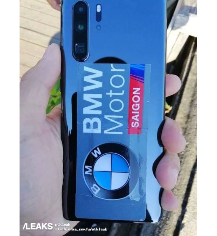 2019-03-01 14_43_49-Huawei P30 Pro spotted in real with Richard Yu; Blue model also leaked - Gizmoch.jpg