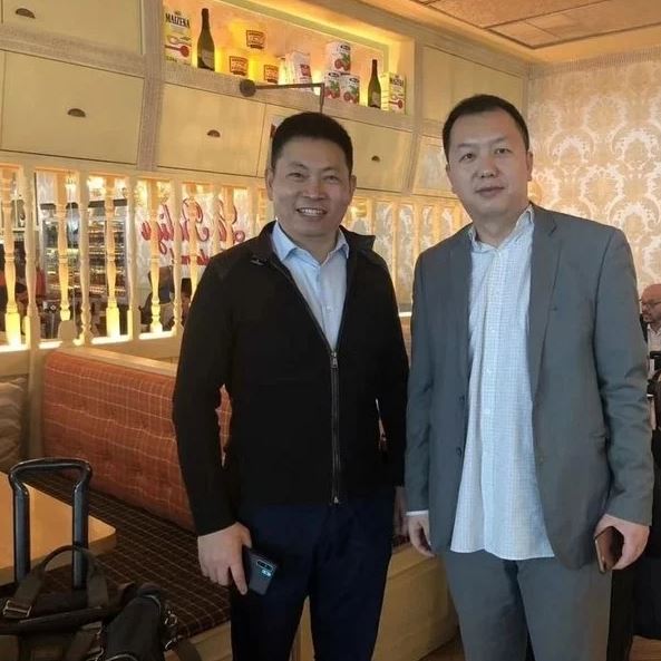 2019-03-01 14_44_34-Huawei P30 Pro spotted in real with Richard Yu; Blue model also leaked - Gizmoch.jpg