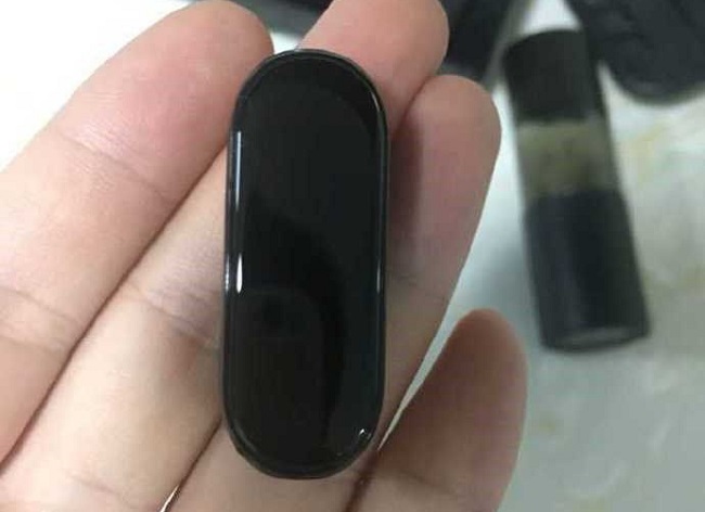 Xiaomi-Mi-Band-4-2.jpg