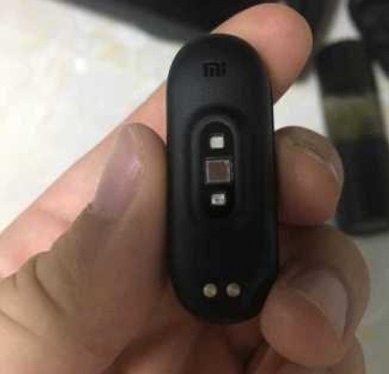 Xiaomi-Mi-Band-4-3.jpg