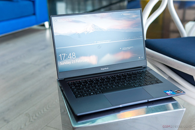 magicbook-pic1.jpg