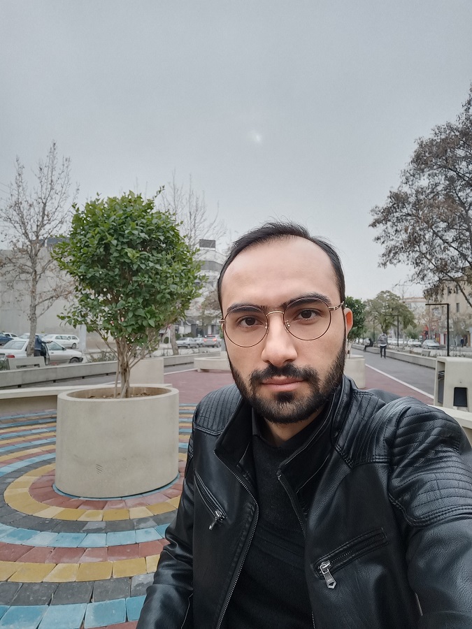 Selfie-1_small.jpg
