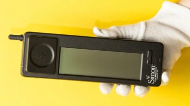 اولین گوشی هوشمند دنیا ۳۲ ساله شد؛ IBM Simon چه امکاناتی داشت؟ اولین گوشی هوشمند دنیا ۳۲ ساله شد؛ IBM Simon